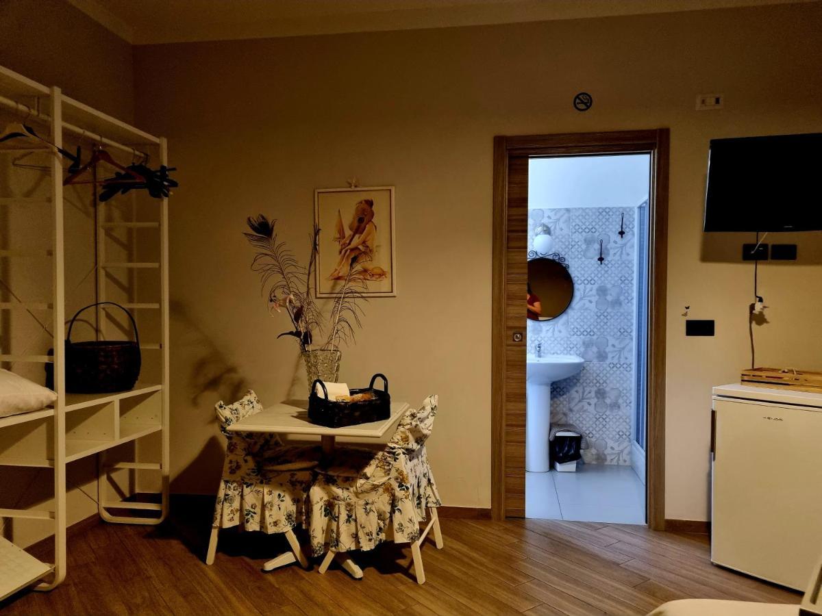 B&B Tre Passi Dalla Torre Montesarchio Екстериор снимка