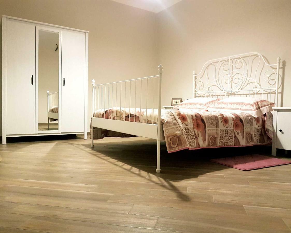 B&B Tre Passi Dalla Torre Montesarchio Екстериор снимка