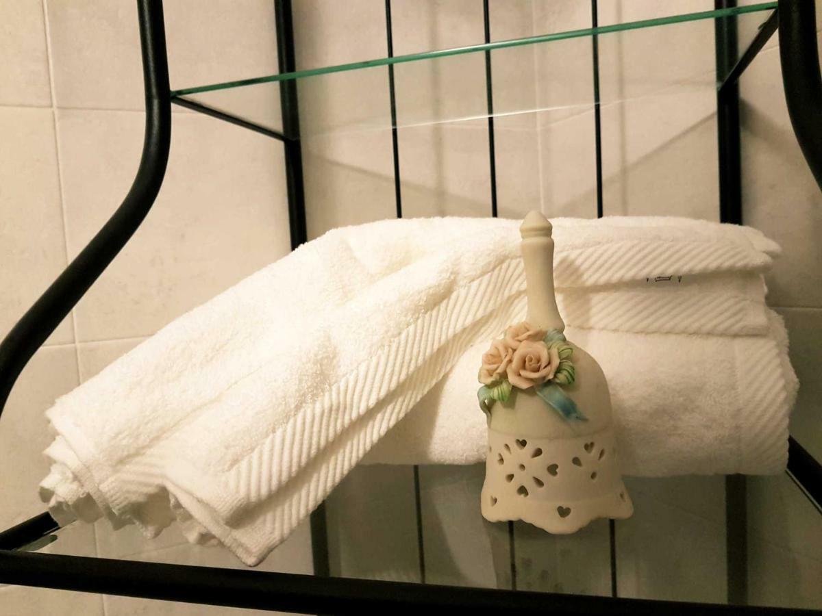 B&B Tre Passi Dalla Torre Montesarchio Екстериор снимка