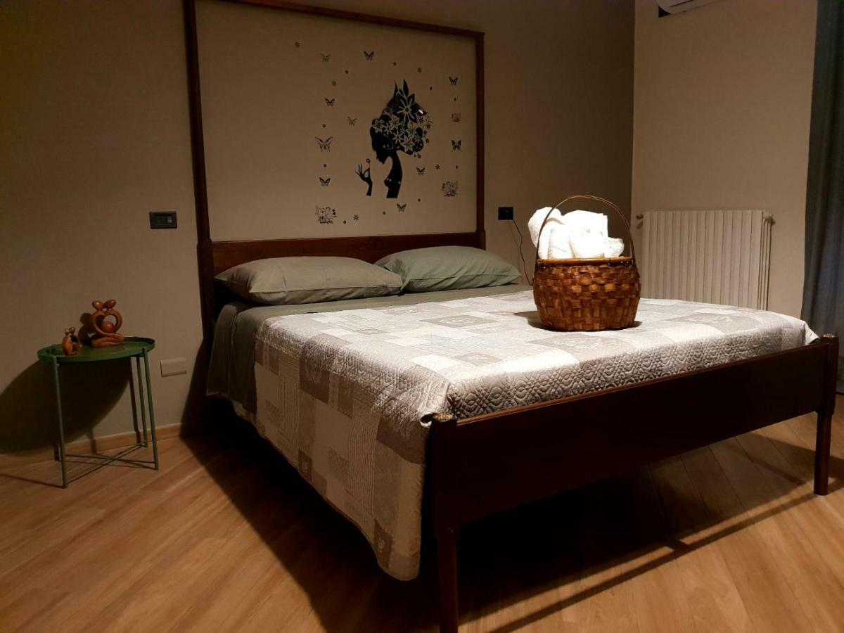 B&B Tre Passi Dalla Torre Montesarchio Екстериор снимка