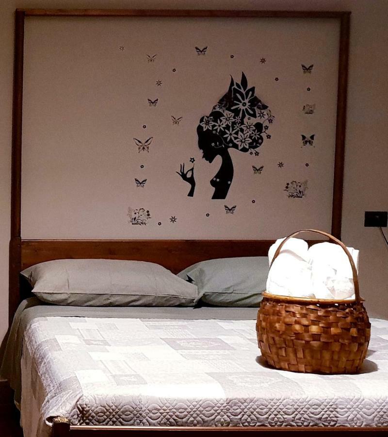 B&B Tre Passi Dalla Torre Montesarchio Екстериор снимка